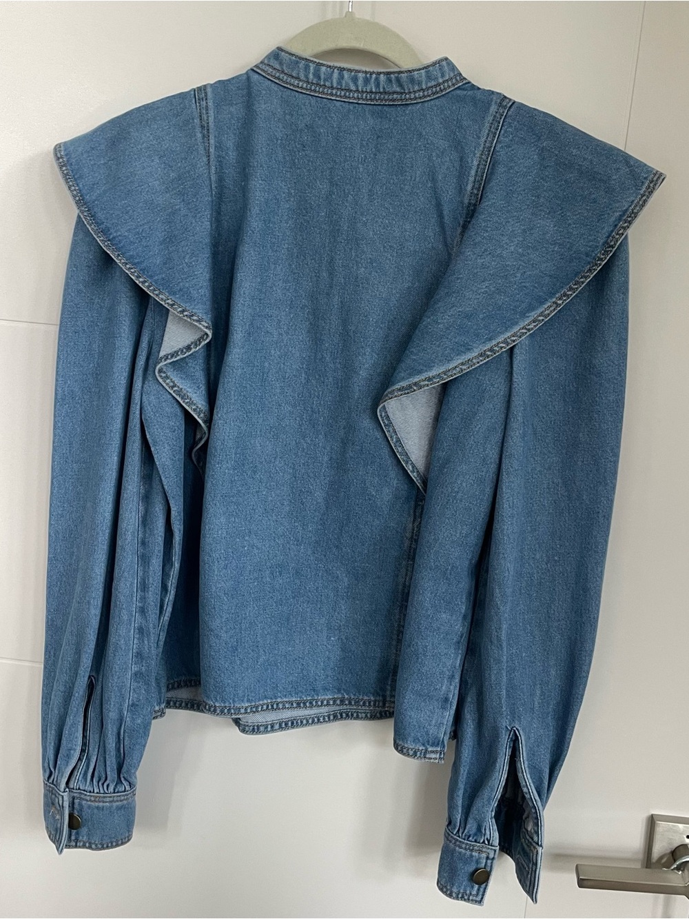 🔥LOFT🔥Denim Ruffle-Shoulder Blouse, Small - Picture 4 of 4